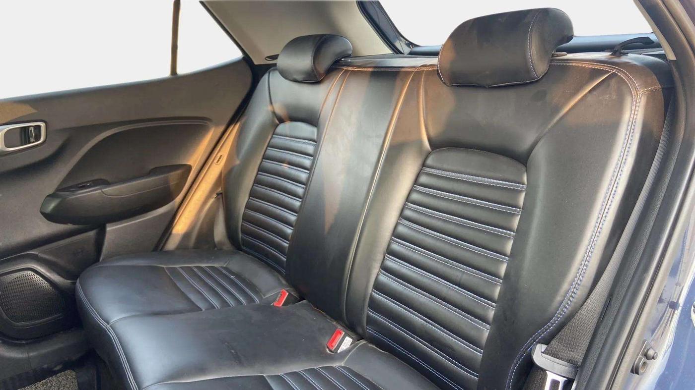 2021 Hyundai VENUE SX PLUS 1.0 TURBO DCT, Petrol, Automatic, 45,943 km, Right Side Rear Door Cabin