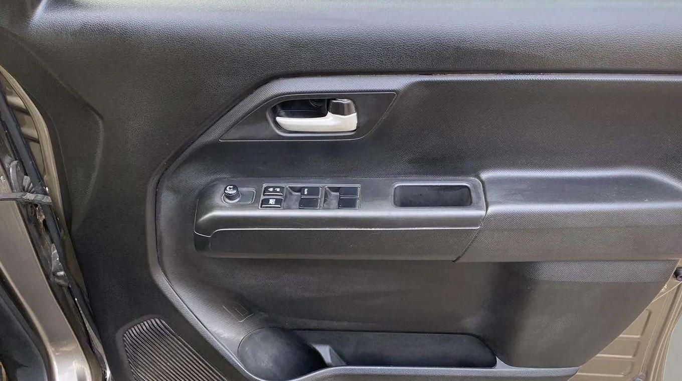 2021 Maruti New Wagon-R VXI 1.0, Petrol, Manual, 73,501 km, Driver Side Door Panels Control