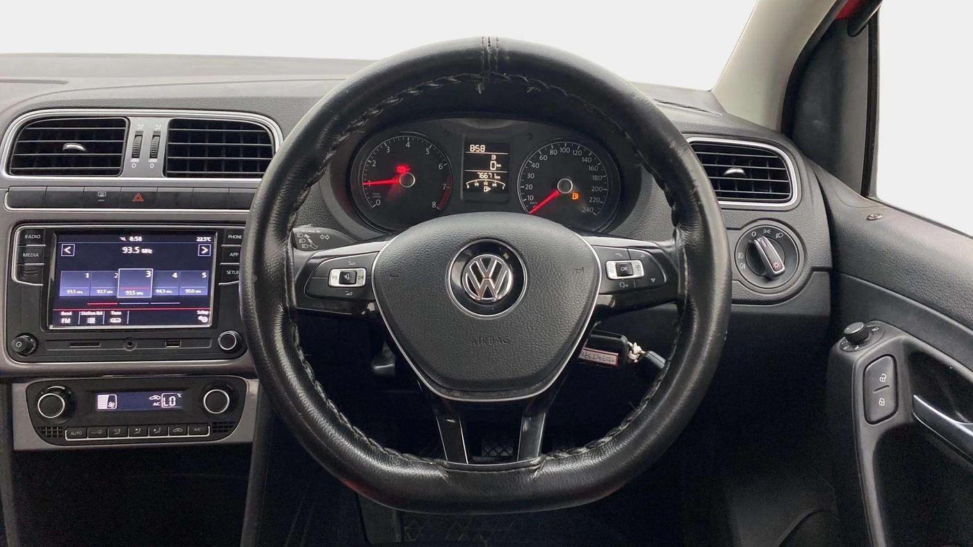 2018 Volkswagen Polo HIGHLINE 1.0L, Petrol, Manual, 76,779 km, Steering Wheel Close Up