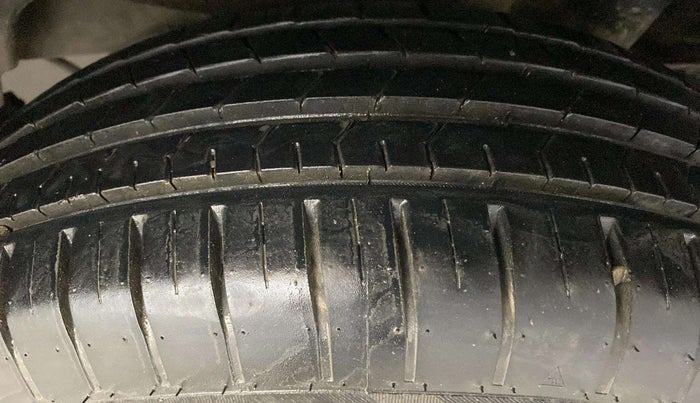 2022 Maruti Dzire ZXI CNG, CNG, Manual, 53,235 km, Right Rear Tyre Tread