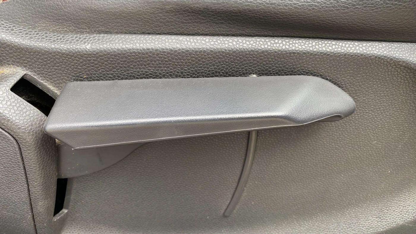 2015 Ford Ecosport TITANIUM+ 1.0L ECOBOOST, Petrol, Manual, 76,713 km, Driver Side Adjustment Panel