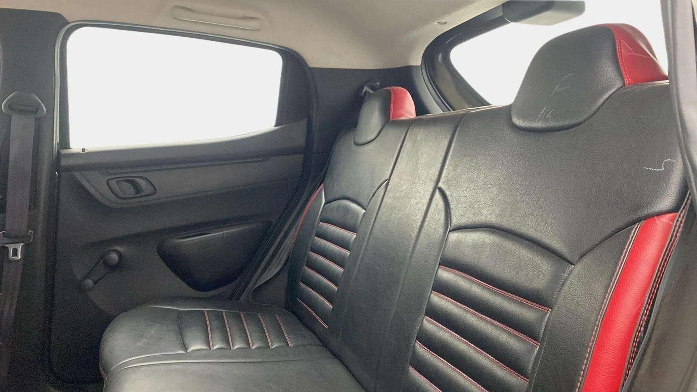 2018 Renault Kwid RXT 1.0 AMT, Petrol, Automatic, 31,082 km, Right Side Rear Door Cabin