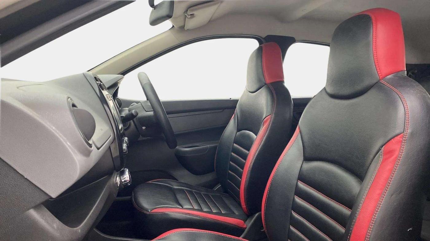 2018 Renault Kwid RXT 1.0 AMT, Petrol, Automatic, 31,082 km, Right Side Front Door Cabin