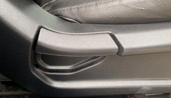 2022 Hyundai VENUE S 1.2, Petrol, Manual, 40,165 km, Driver Side Adjustment Panel