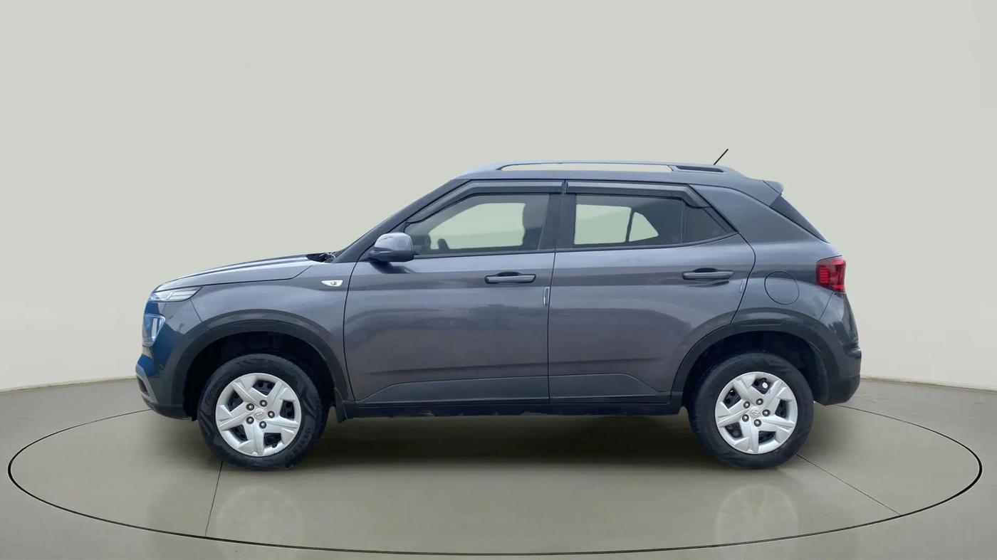2022 Hyundai VENUE S 1.2, Petrol, Manual, 40,165 km, Left Side