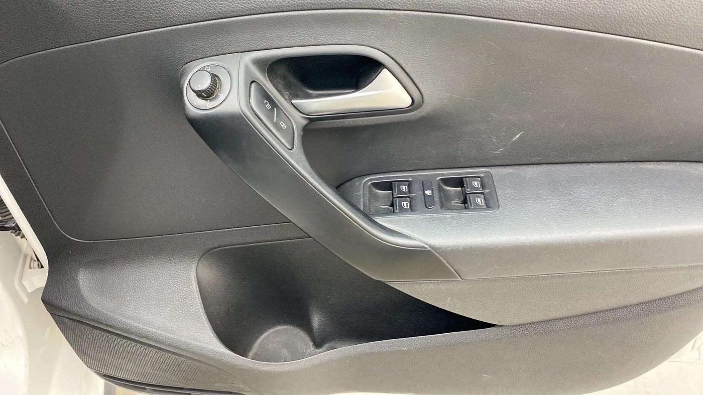 2021 Volkswagen Polo HIGHLINE PLUS 1.0L TSI AT, Petrol, Automatic, 36,349 km, Driver Side Door Panels Control