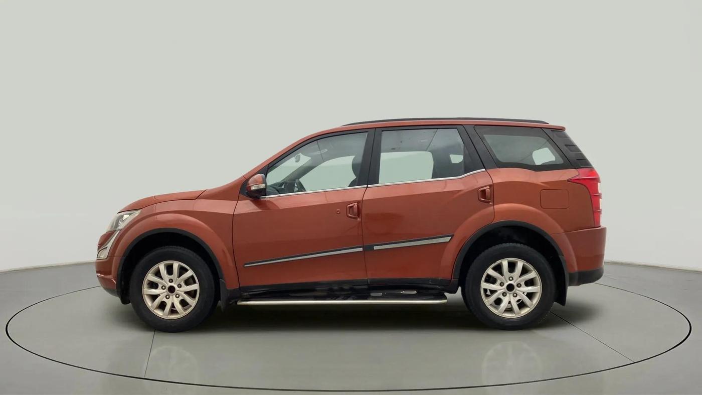 2015 Mahindra XUV500 W10, Diesel, Manual, 76,637 km, Left Side