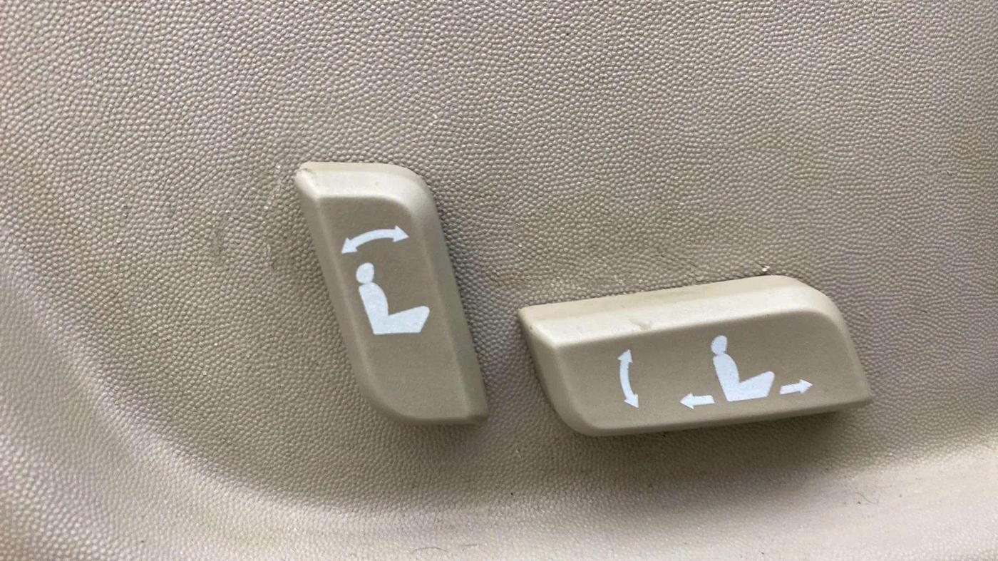 2015 Mahindra XUV500 W10, Diesel, Manual, 76,637 km, Driver Side Adjustment Panel
