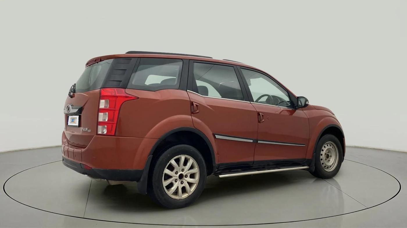 2015 Mahindra XUV500 W10, Diesel, Manual, 76,637 km, Right Back Diagonal
