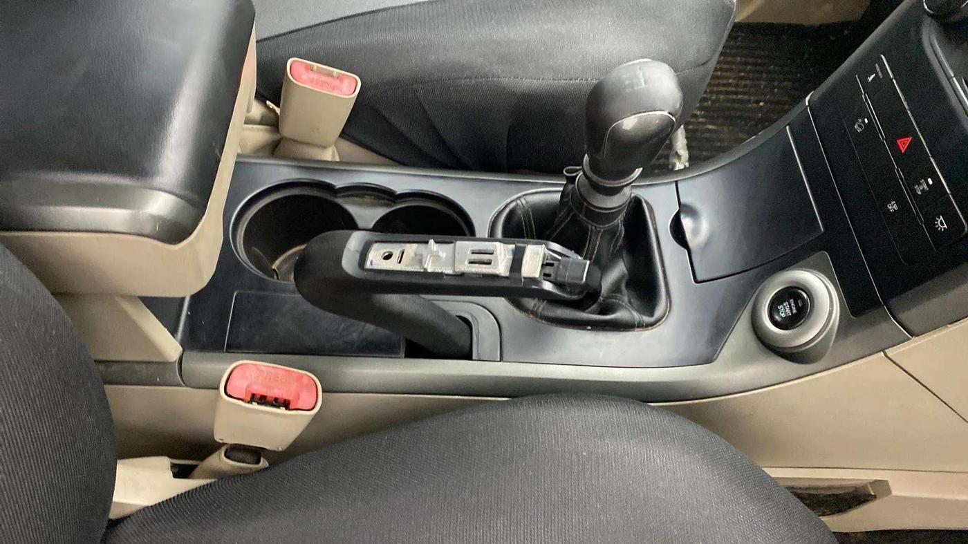 2015 Mahindra XUV500 W10, Diesel, Manual, 76,637 km, Gear Lever