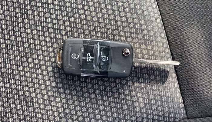 2019 Volkswagen Polo COMFORTLINE 1.0L MPI, Petrol, Manual, 35,330 km, Key Close Up
