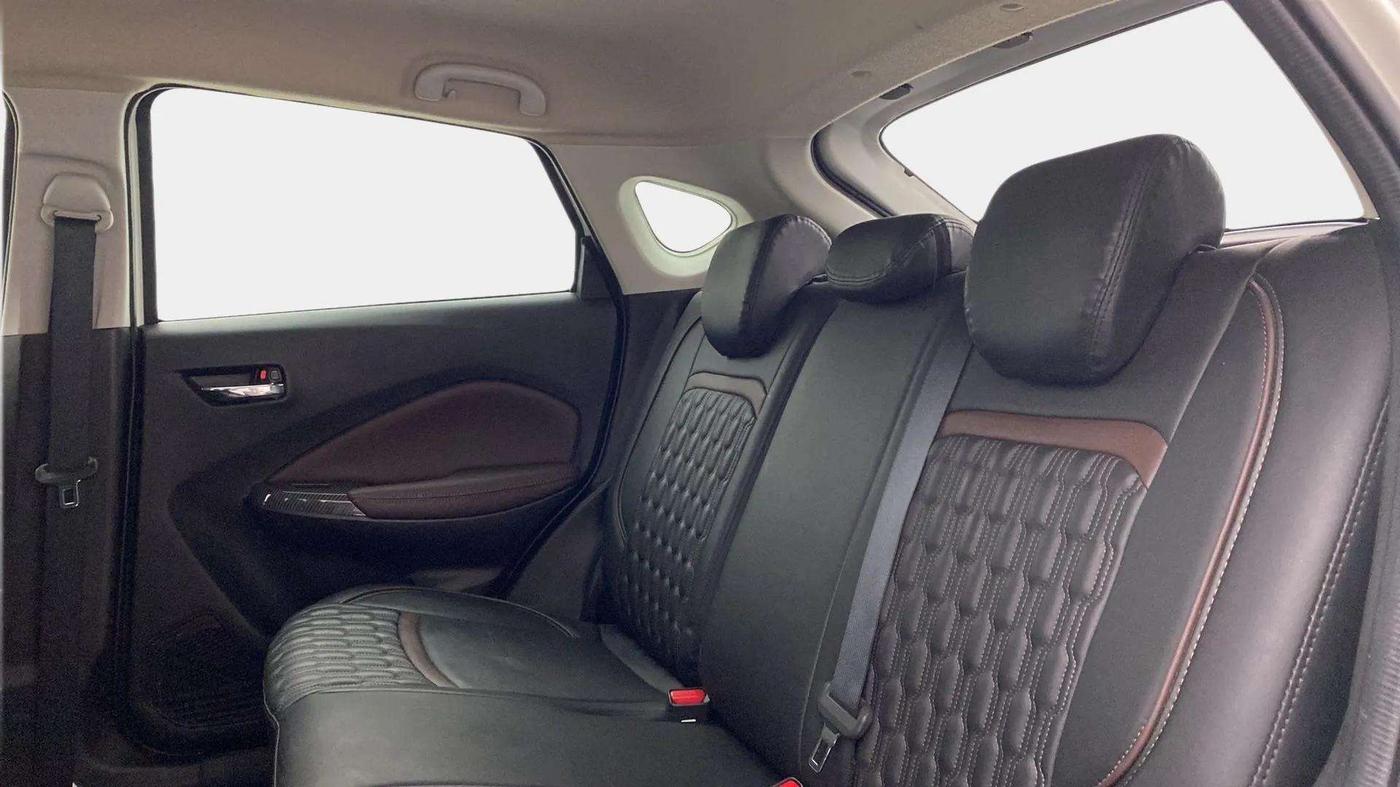 2024 Maruti FRONX ALPHA 1.0 TURBO MT, CNG, Manual, 8,105 km, Right Side Rear Door Cabin