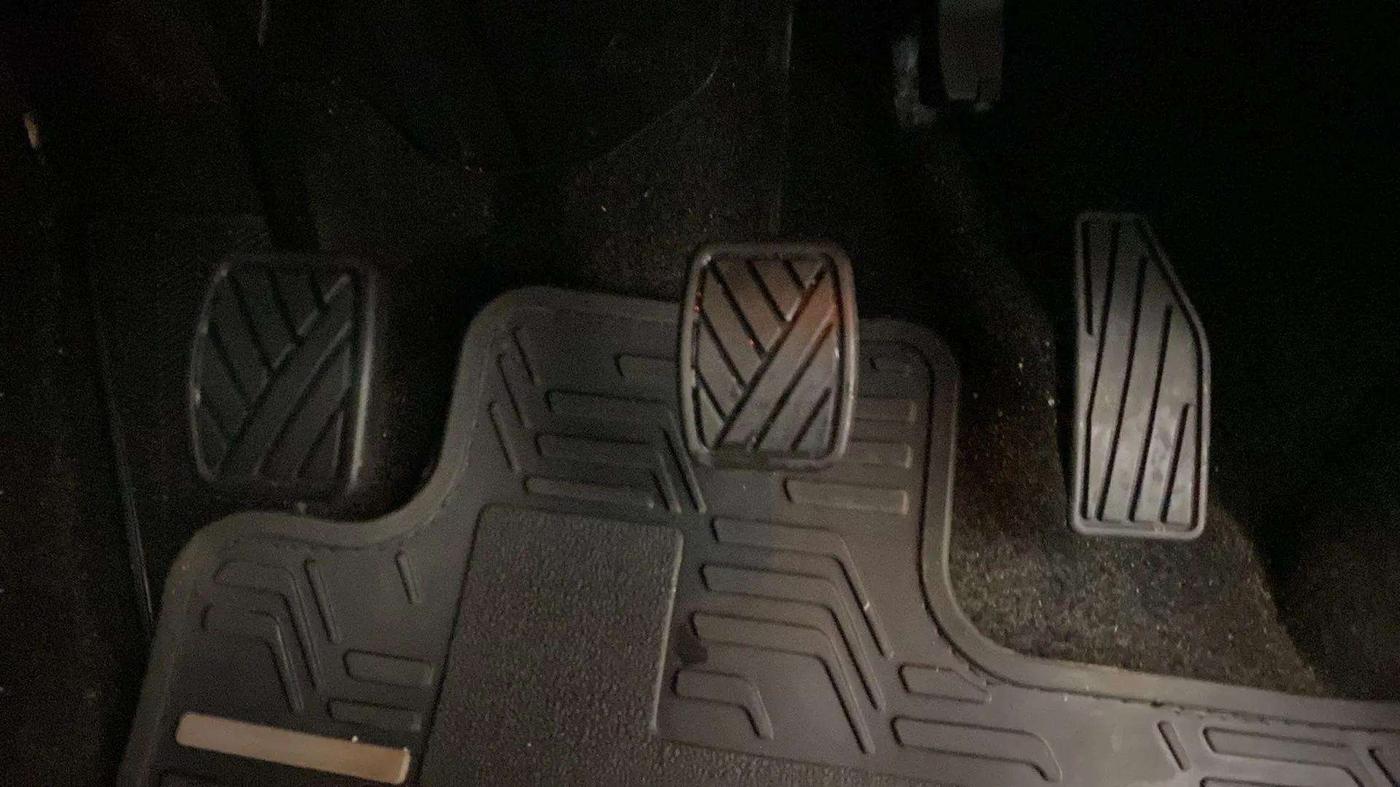 2024 Maruti FRONX ALPHA 1.0 TURBO MT, CNG, Manual, 8,105 km, Pedals