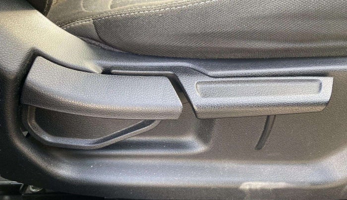 2019 Hyundai VENUE SX PLUS 1.0 TURBO DCT, Petrol, Automatic, 44,462 km, Driver Side Adjustment Panel