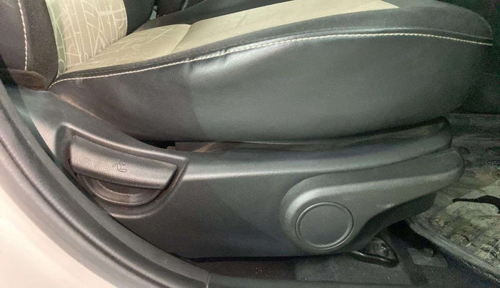 2016 Hyundai Grand i10 ASTA AT 1.2 KAPPA VTVT, Petrol, Automatic, 39,542 km, Driver Side Adjustment Panel