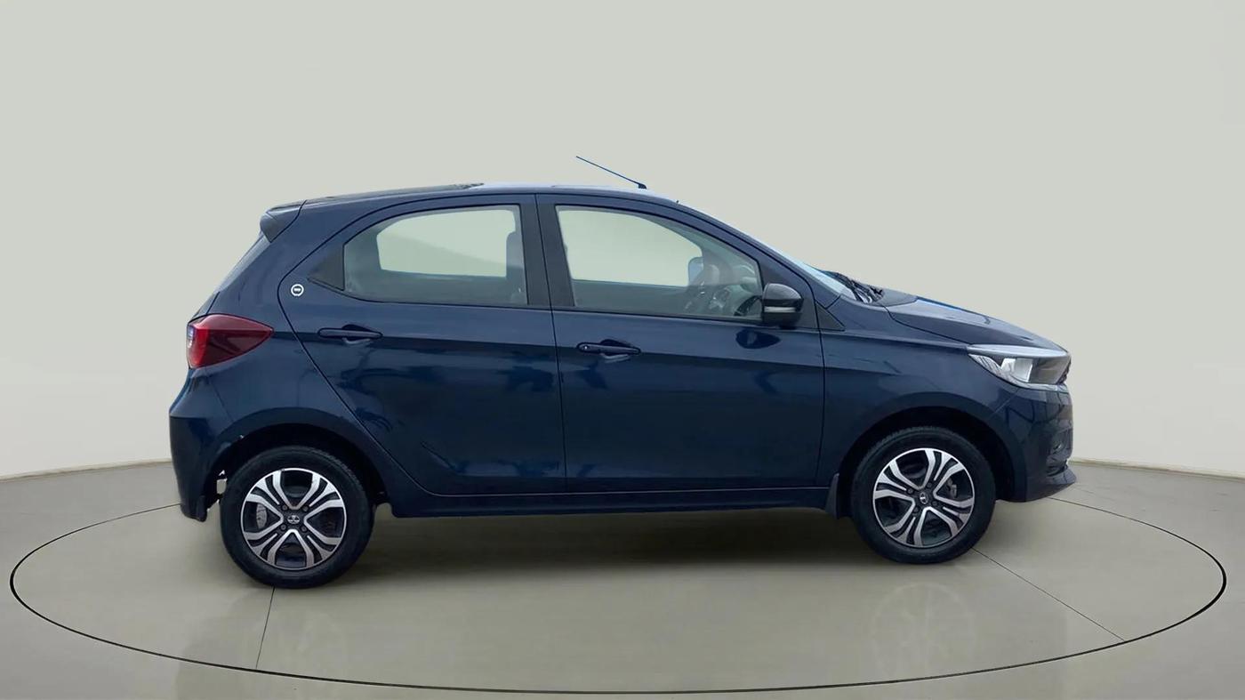 2023 Tata Tiago XT PETROL, Petrol, Manual, 31,365 km, Right Side View