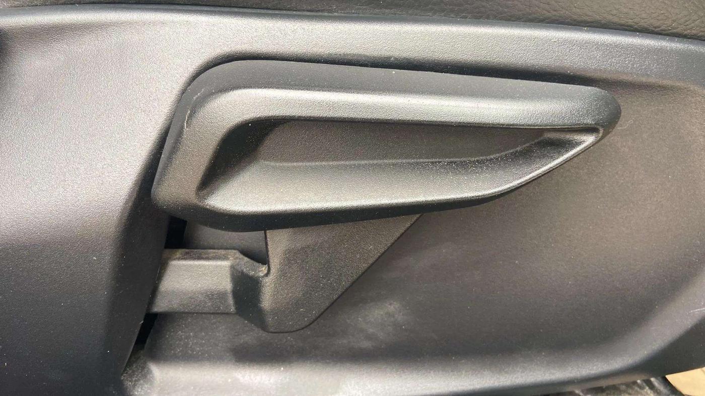 2023 Tata Tiago XT PETROL, Petrol, Manual, 31,365 km, Driver Side Adjustment Panel