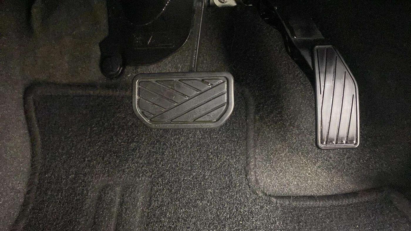 2020 Maruti S PRESSO VXI PLUS AMT, Petrol, Automatic, 2,584 km, Pedals