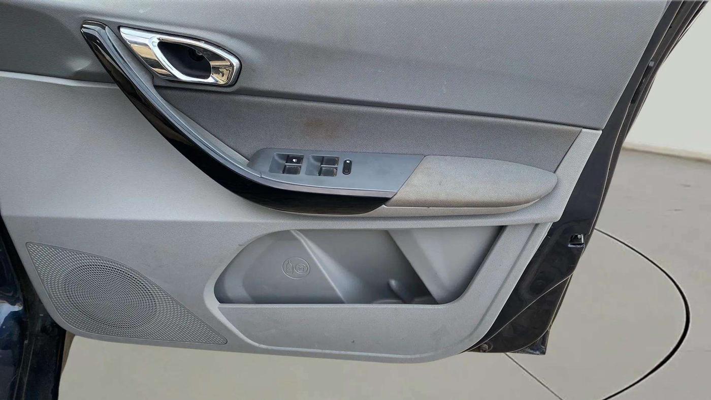 2021 Tata TIGOR XZ PLUS PETROL, Petrol, Manual, 43,122 km, Driver Side Door Panels Control