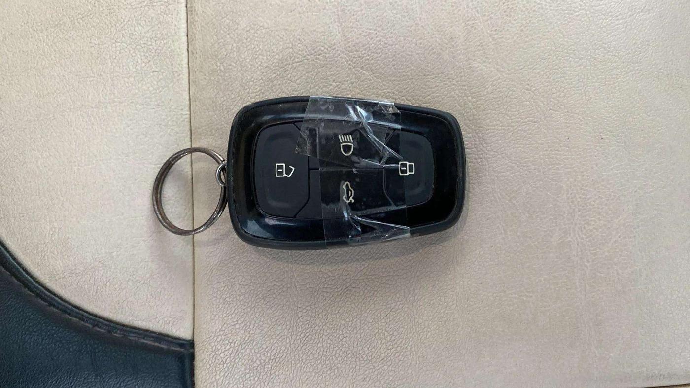 2021 Tata TIGOR XZ PLUS PETROL, Petrol, Manual, 43,122 km, Key Close Up