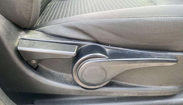 2018 Tata Tiago XZ PETROL, Petrol, Manual, 27,912 km, Driver Side Adjustment Panel