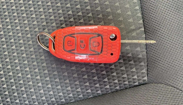 2018 Tata Tiago XZ PETROL, Petrol, Manual, 27,912 km, Key Close Up