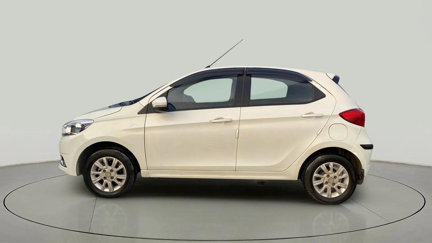 2018 Tata Tiago XZ PETROL, Petrol, Manual, 27,912 km, Left Side
