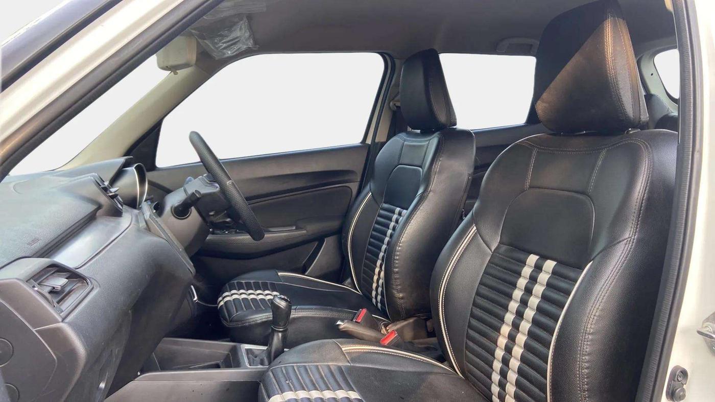 2021 Maruti Swift VXI, Petrol, Manual, 44,379 km, Right Side Front Door Cabin