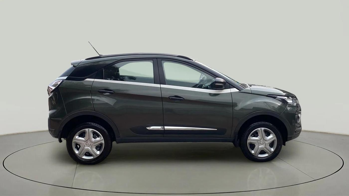 2022 Tata NEXON XM PETROL, Petrol, Manual, 29,108 km, Right Side View