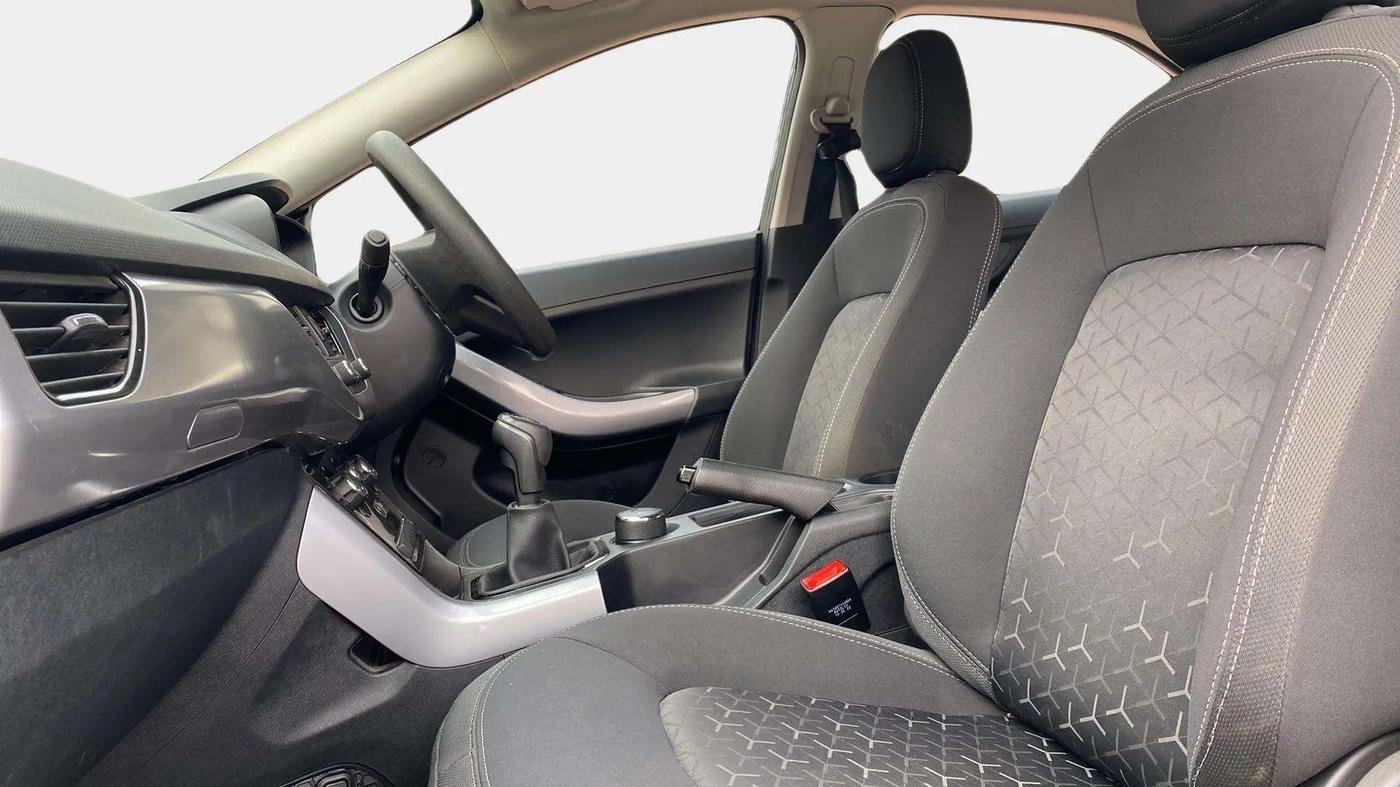 2022 Tata NEXON XM PETROL, Petrol, Manual, 29,108 km, Right Side Front Door Cabin