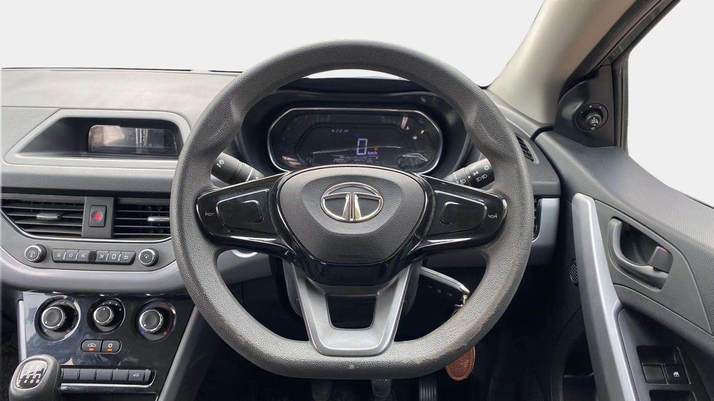 2022 Tata NEXON XM PETROL, Petrol, Manual, 29,108 km, Steering Wheel Close Up