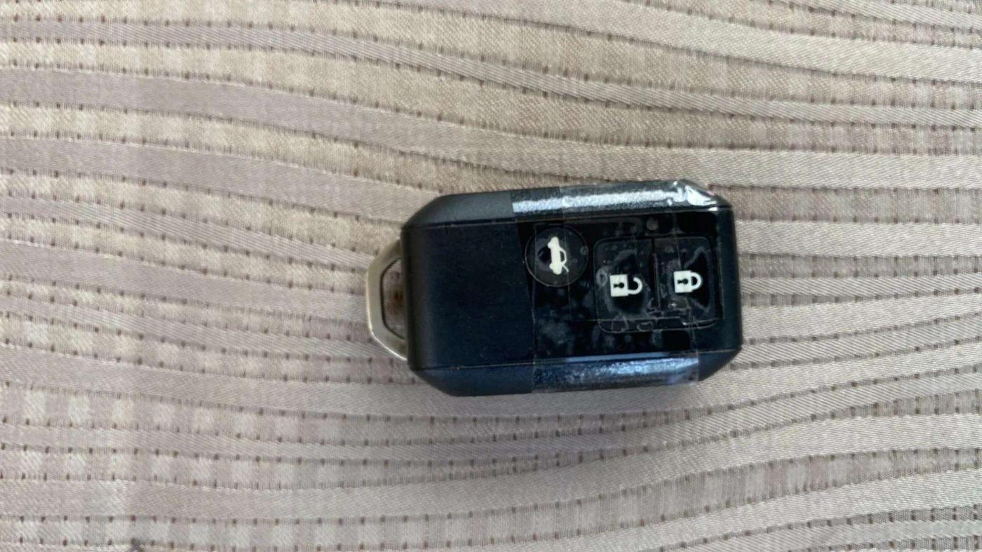 2022 Maruti Dzire ZXI CNG, CNG, Manual, 80,714 km, Key Close Up