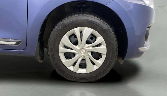 2017 Maruti Dzire VXI, CNG, Manual, 75,143 km, Right Front Wheel