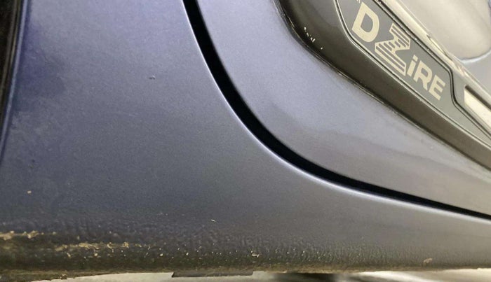 2017 Maruti Dzire VXI, CNG, Manual, 75,143 km, Right running board - Slightly dented