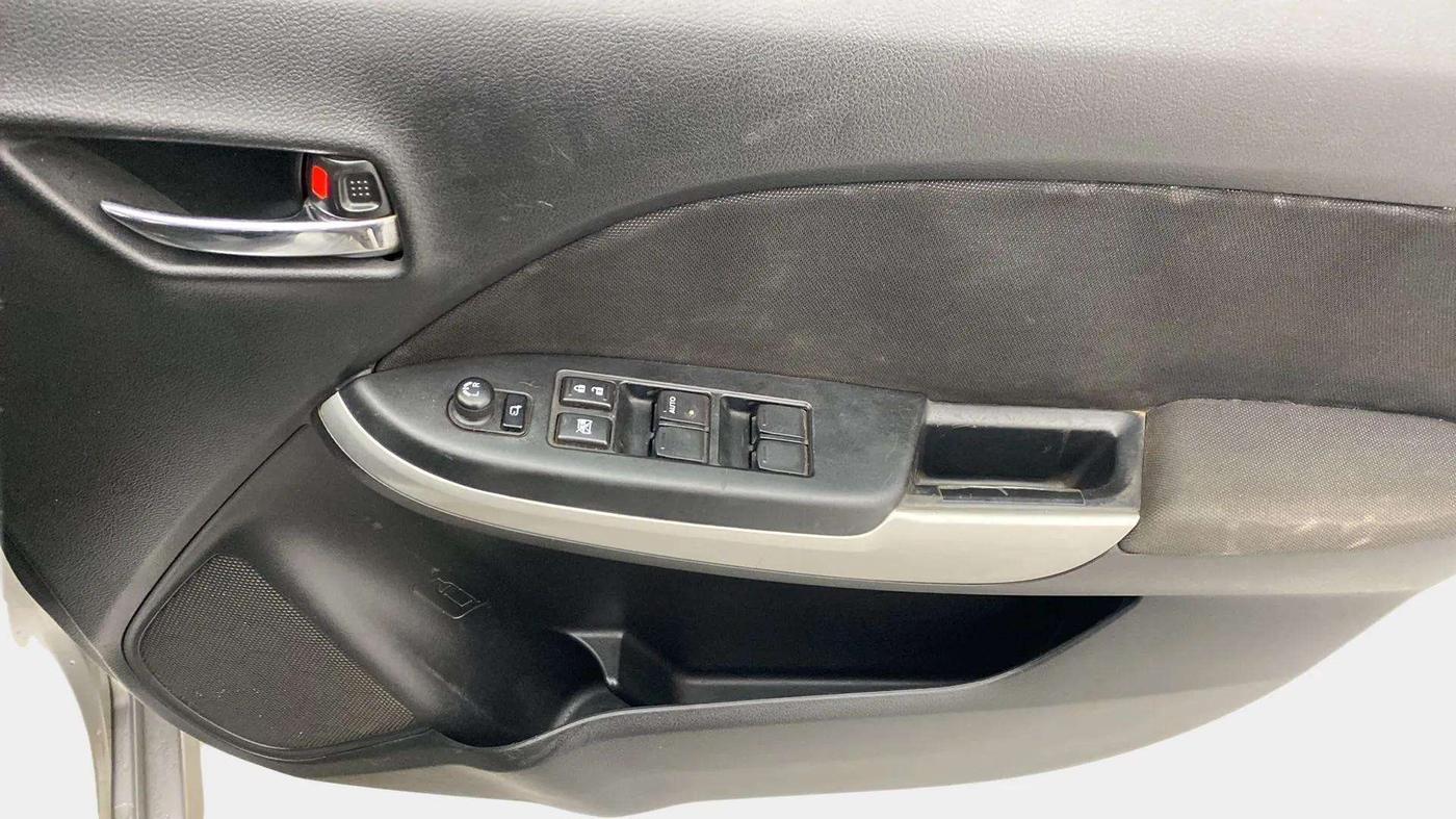 2016 Maruti Baleno DELTA CVT PETROL 1.2, Petrol, Automatic, 74,162 km, Driver Side Door Panels Control