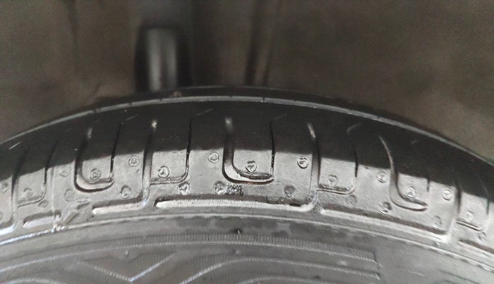 2019 Maruti New Wagon-R LXI CNG 1.0, CNG, Manual, 98,813 km, Right Rear Tyre Tread