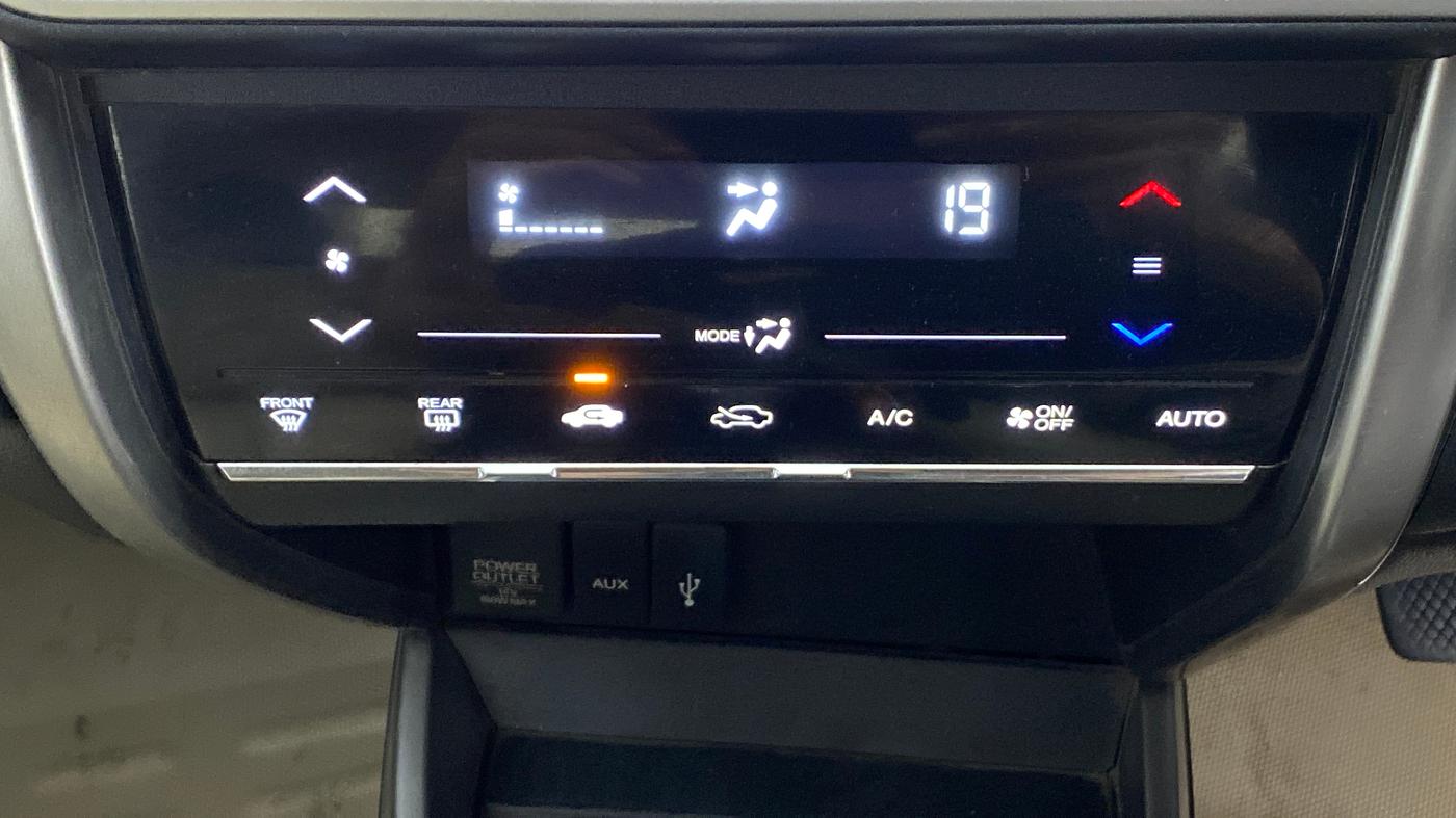 2015 Honda City 1.5L I-DTEC V, Diesel, Manual, 1,08,844 km, Automatic Climate Control