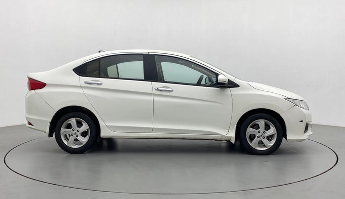 2015 Honda City 1.5L I-DTEC V, Diesel, Manual, 1,08,844 km, Right Side View