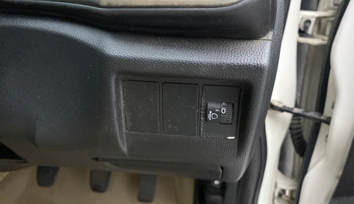 2015 Honda City 1.5L I-DTEC V, Diesel, Manual, 1,08,844 km, Dashboard - Headlight height adjustment not working