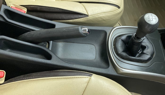 2015 Honda City 1.5L I-DTEC V, Diesel, Manual, 1,08,844 km, Gear Lever
