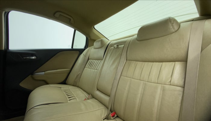 2015 Honda City 1.5L I-DTEC V, Diesel, Manual, 1,08,844 km, Right Side Rear Door Cabin