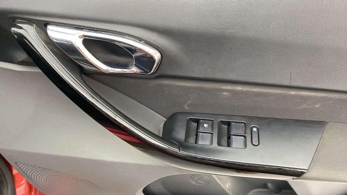 2018 Tata TIGOR XZA PETROL, Petrol, Automatic, 46,698 km, Driver Side Door Panels Control