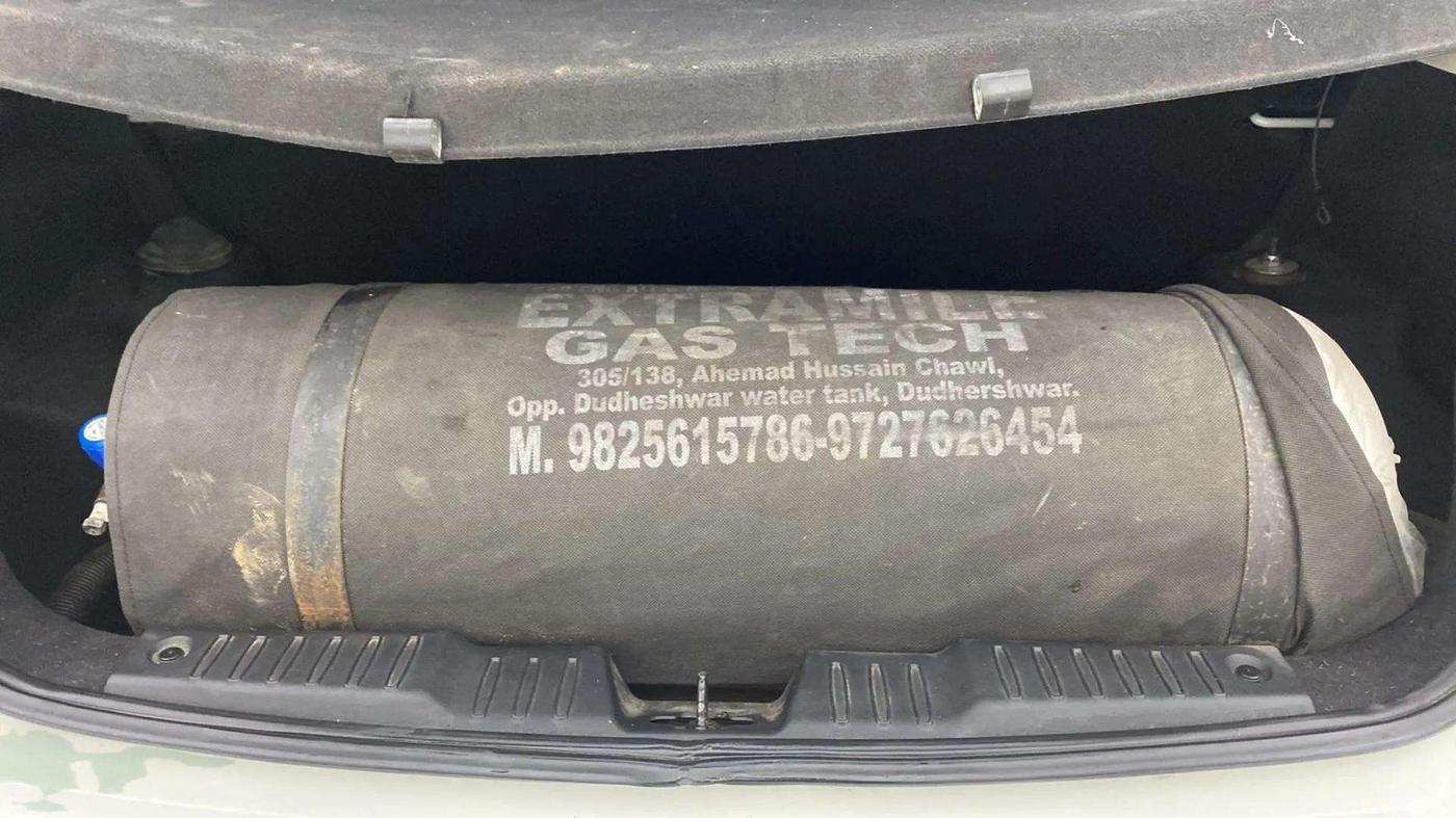 2021 Tata ALTROZ XM PLUS PETROL, CNG, Manual, 59,042 km, Boot Inside