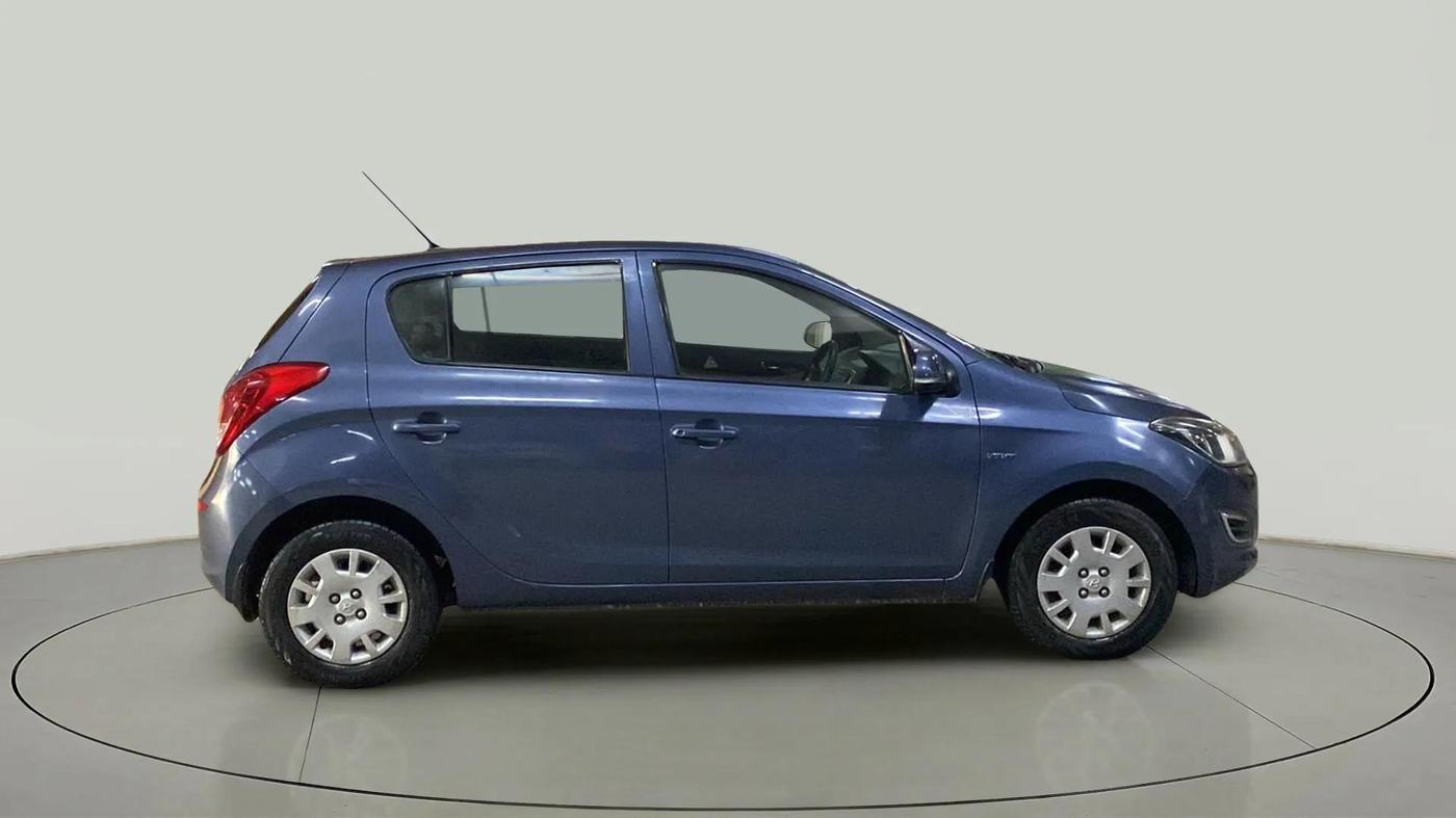 2013 Hyundai i20 MAGNA (O) 1.2, Petrol, Manual, 47,501 km, Right Side View