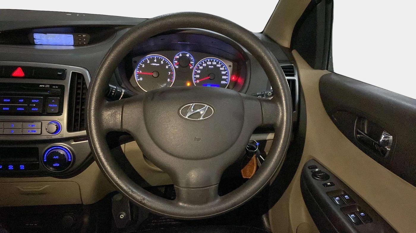 2013 Hyundai i20 MAGNA (O) 1.2, Petrol, Manual, 47,501 km, Steering Wheel Close Up