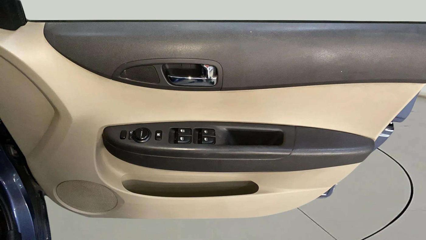 2013 Hyundai i20 MAGNA (O) 1.2, Petrol, Manual, 47,501 km, Driver Side Door Panels Control