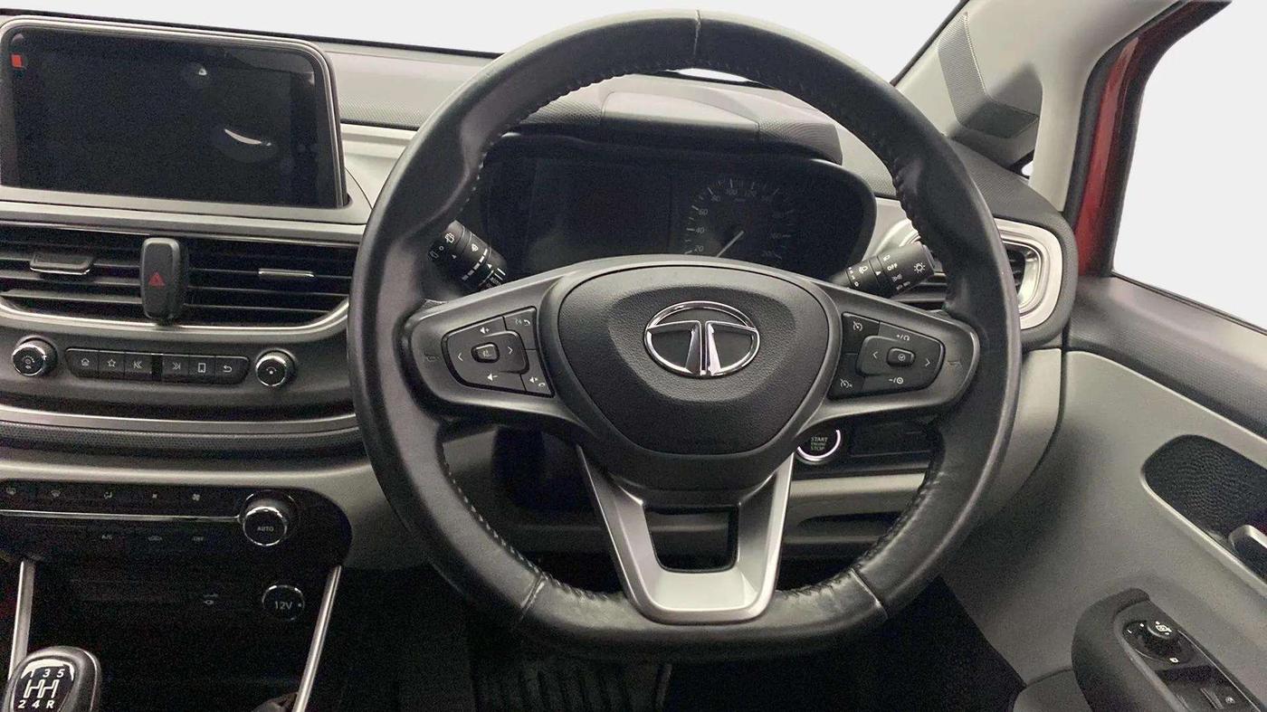 2020 Tata ALTROZ XZ PETROL, Petrol, Manual, 39,216 km, Steering Wheel Close Up