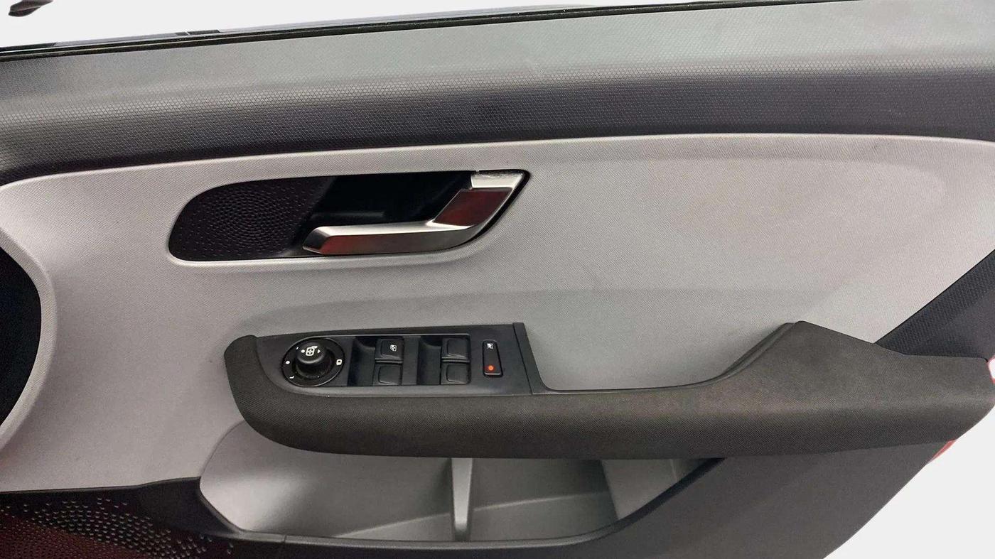 2020 Tata ALTROZ XZ PETROL, Petrol, Manual, 39,216 km, Driver Side Door Panels Control