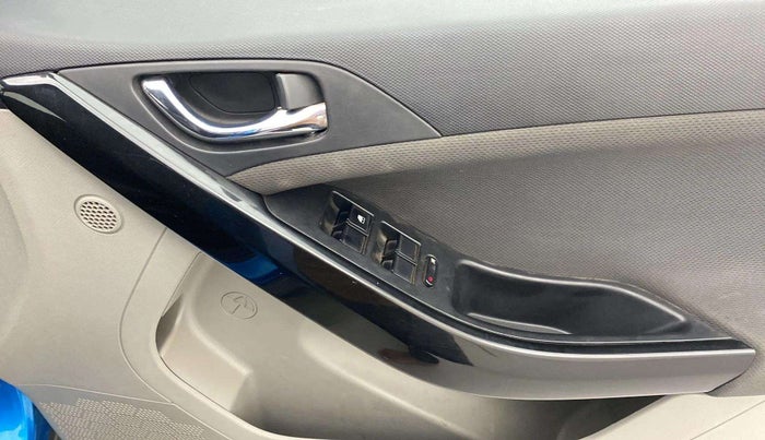 2019 Tata NEXON XZ PETROL, Petrol, Manual, 27,287 km, Driver Side Door Panels Control