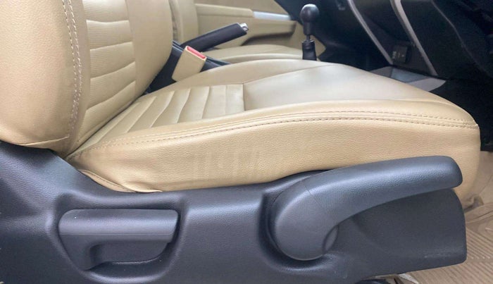 2016 Honda City 1.5L I-VTEC V MT, Petrol, Manual, 35,718 km, Driver Side Adjustment Panel